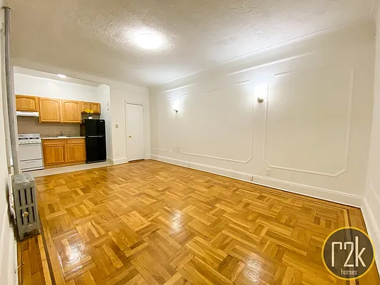 Rented by Realty 2000 Corp | media 7