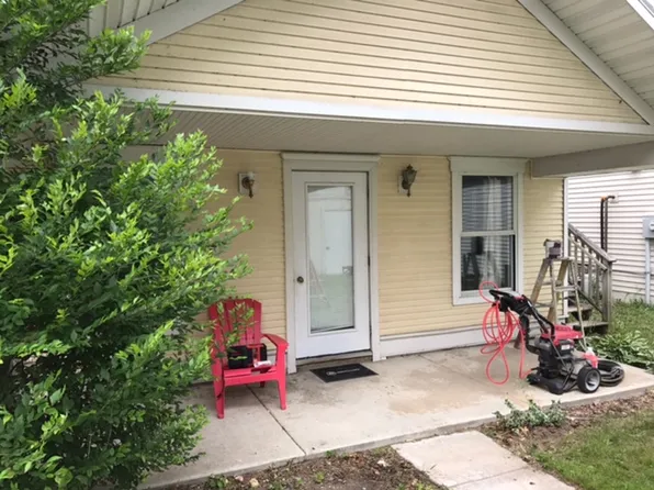 135 Hamilton Pl #A, Charlevoix, MI 49720
