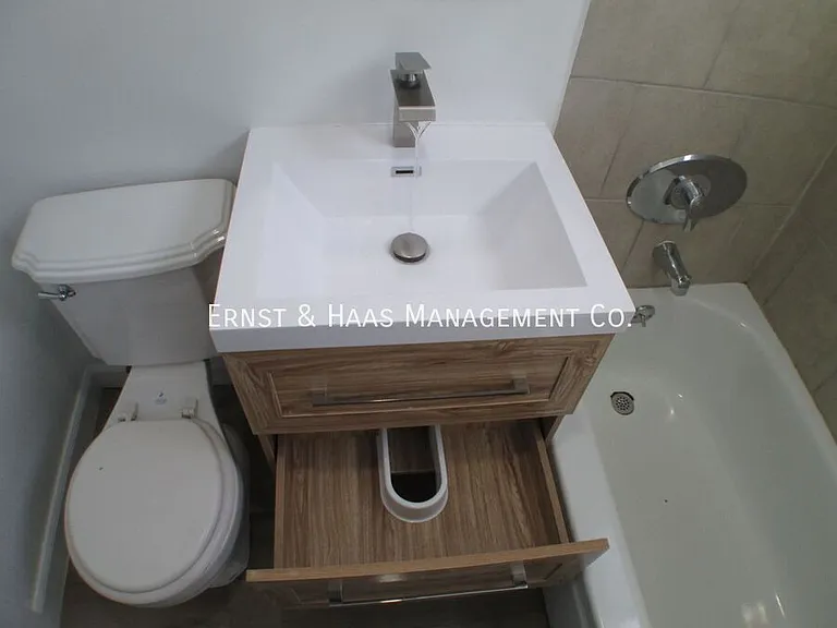 230 E Hullett St #1 — Photo 21