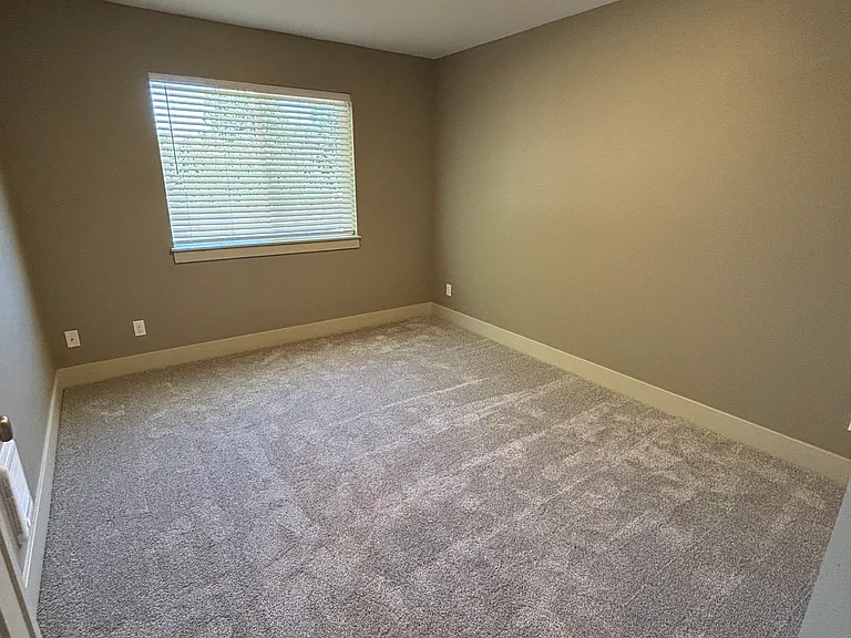 Seven Oaks Luxury Duplexes — Photo 37
