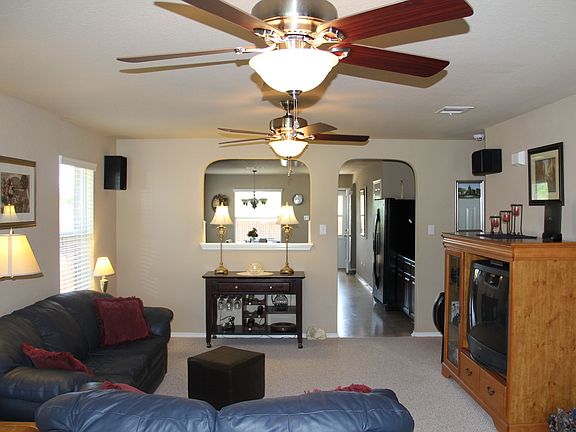 Living Rm to Kitchen