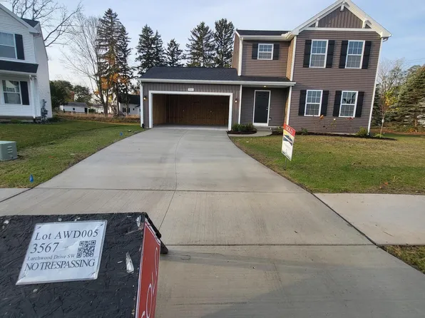 3567 Larchwood Dr, Grandville, MI 49418