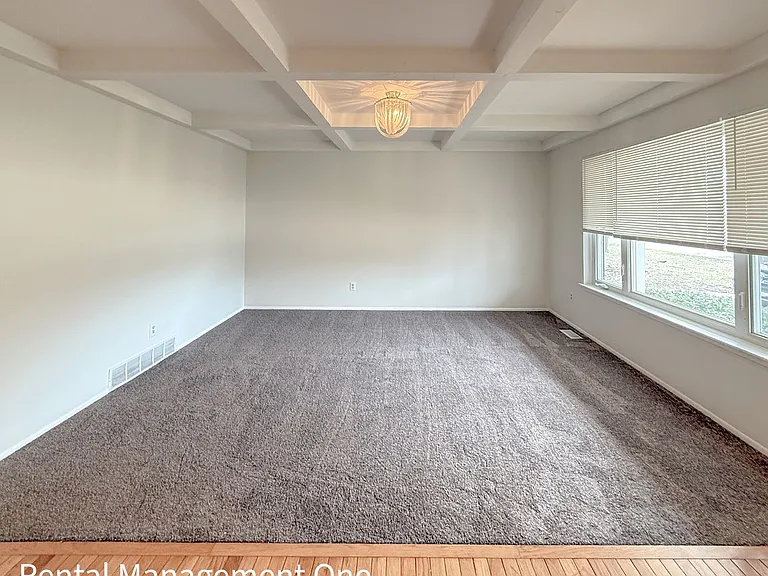 5604 Haymeadow Dr — Photo 4