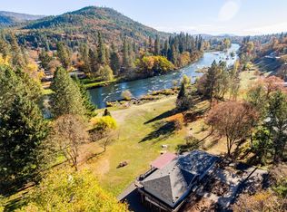 7266 Rogue River Dr, Shady Cove, OR 97539