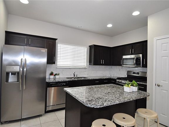 5th image of 921 Durness Dr