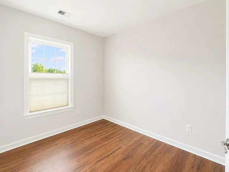 9706 Braidwood Ter — Photo 16