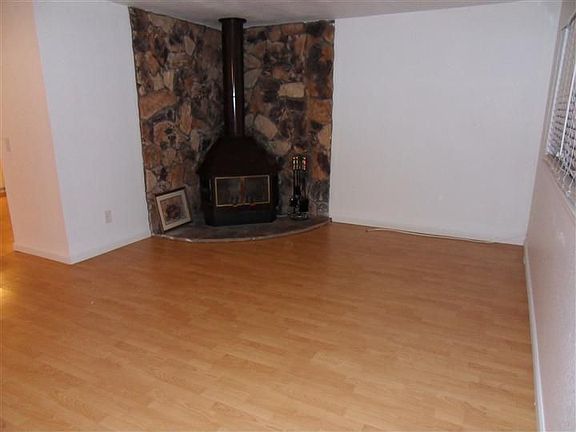3rd image of 3478 Scotland Dr