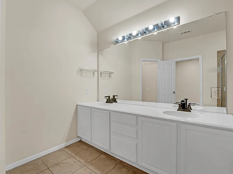 629 Rosarita Rd — Photo 10