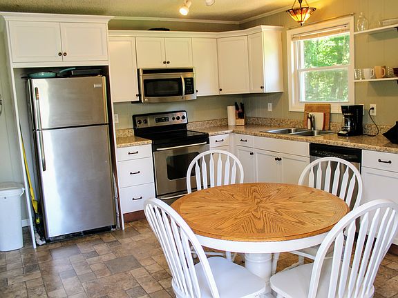 Updated kitchen with stainlessappliances