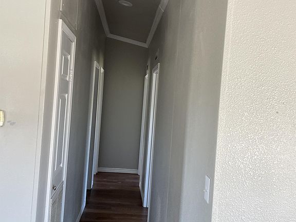 hallway to bedrooms