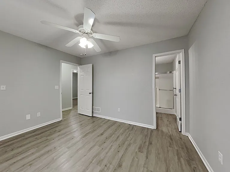 403 NW Woodbury Dr — Photo 11