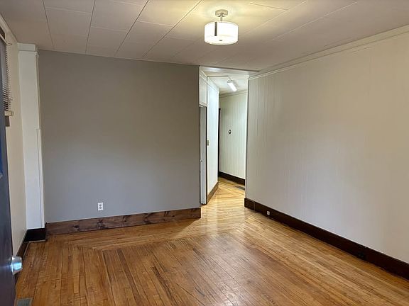 2nd image of 1110-1120 W Park St #1110