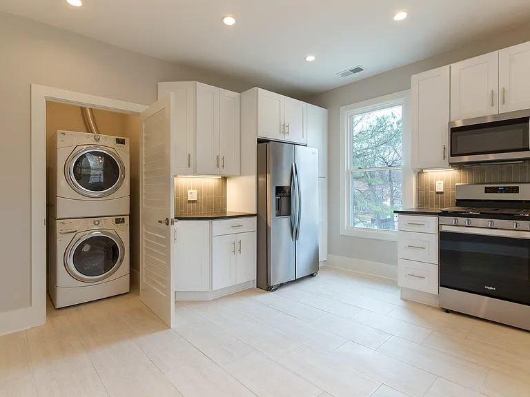 1544 Court Ave #3 — Photo 10