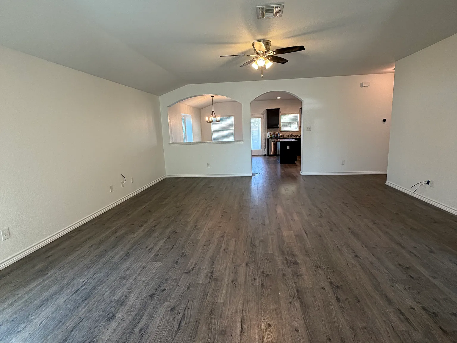 3 bed, 1910 sqft, $1,995 — Photo 4