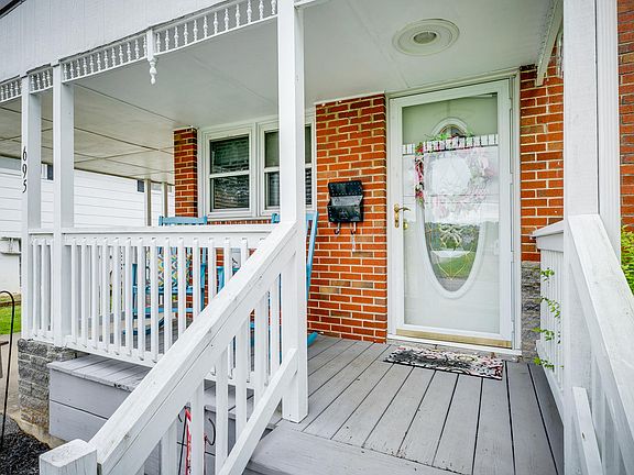 4th image of 695 Truxton Dr