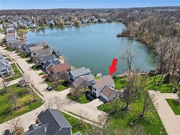 3rd image of 1976 Darrow Lake Dr