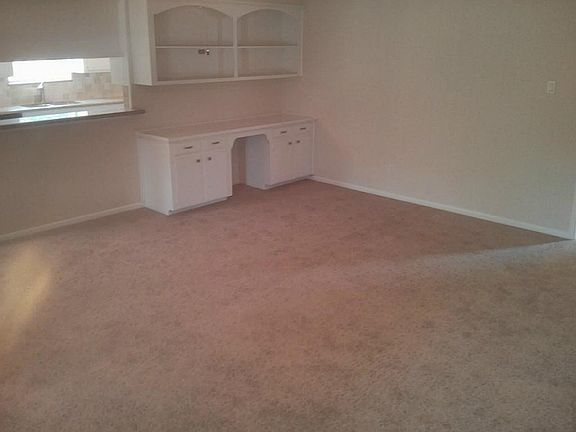 3rd image of 5109 Meadow Crest St