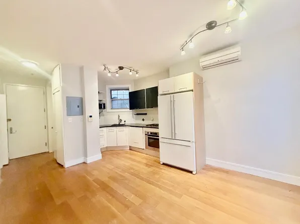 138 Edgecombe Avenue image 1 of 12