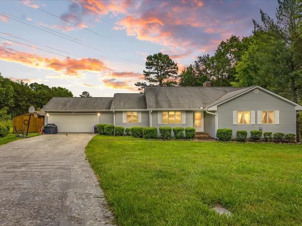 2522 Cindy St, Athens, TN 37303
