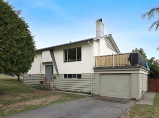 170 Stewart St, Comox, BC V9M 2T8
