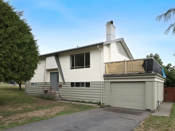 170 Stewart St, Comox, BC V9M 2T8