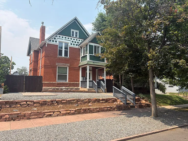 Old Victorian apartments in West Wash Park! — Photo 20