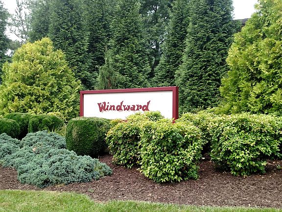 3rd image of 120 Windward Dr SW