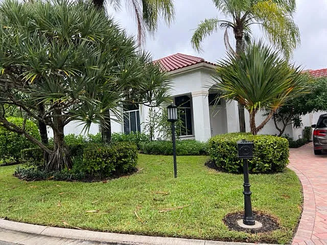4 bed, 4.0 bath, 3064 sqft, $13,995 — Photo 2