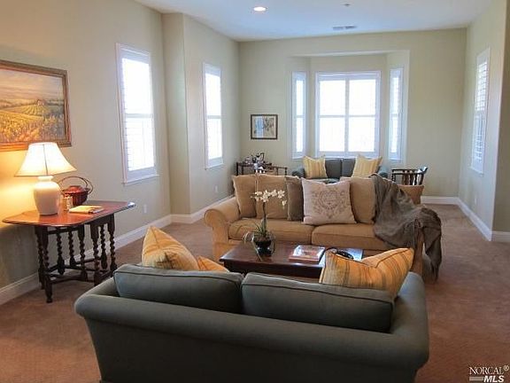 3rd image of 333 Saunders Dr