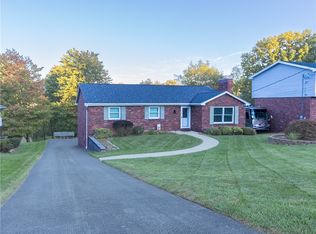57 Norfolk Dr, Coraopolis, PA 15108