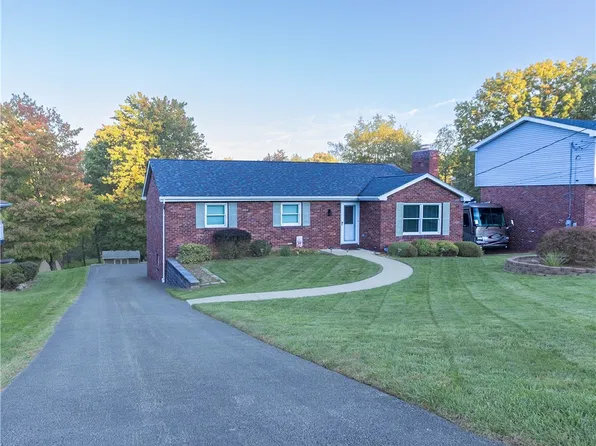 57 Norfolk Dr, Coraopolis, PA 15108