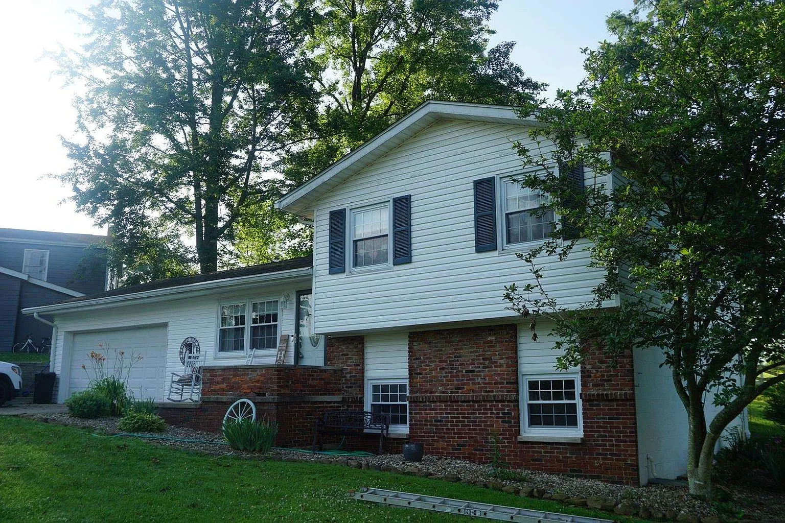 404 Forest View Dr photo 1