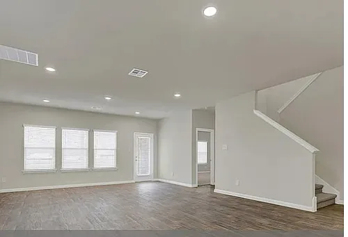 115 Bethpage Dr Photo 1