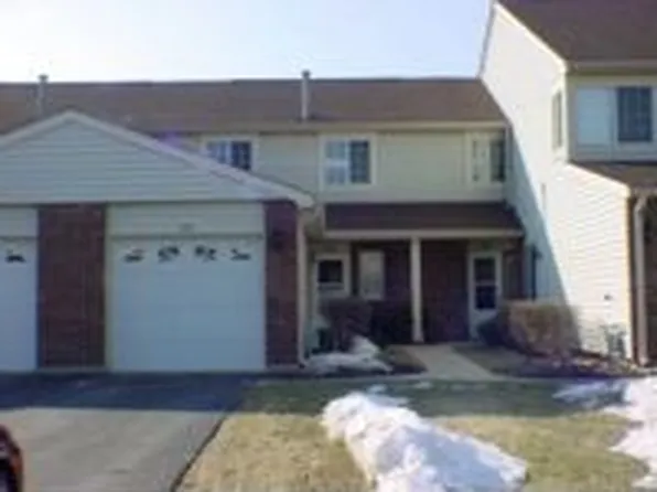 106 Brittany Dr #17C-1, Streamwood, IL 60107