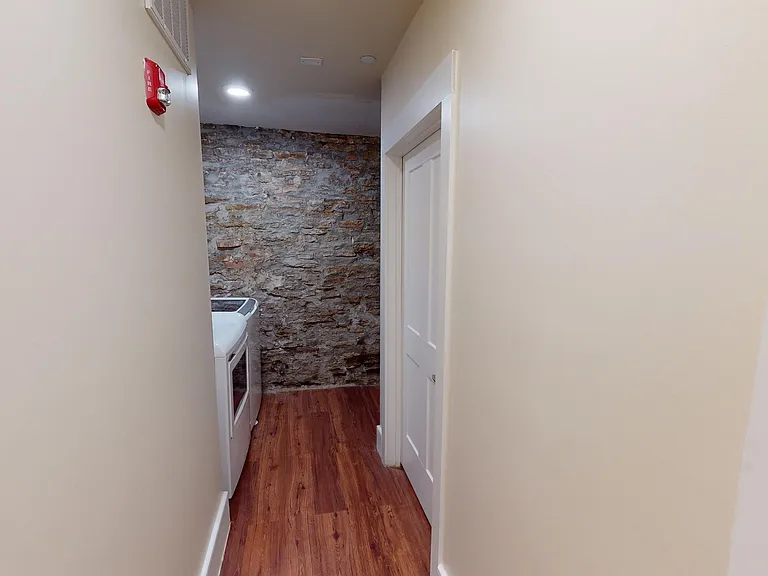 105 Peete St — Photo 17