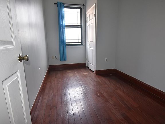 3rd image of 1218 N Carlisle St #3F