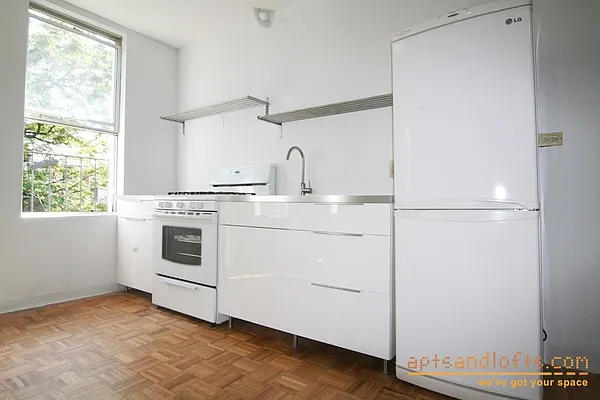 Rented by aptsandlofts.com | media 10