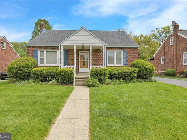 27 Woodland Rd, Reading, PA 19610
