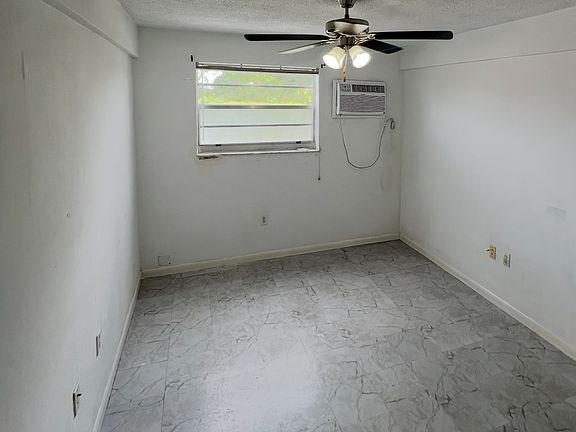 4th image of 1930 W Palm Ave #7