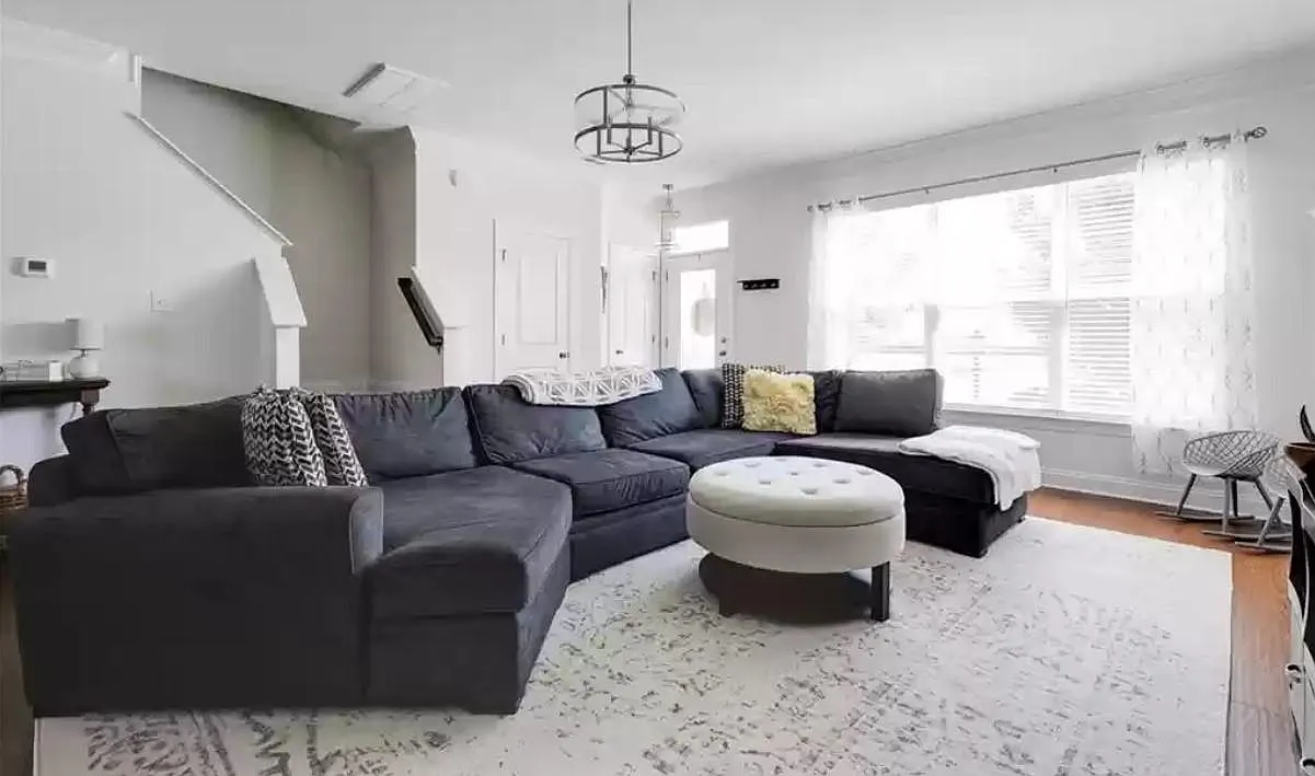 16908 Gossamer Dr — Photo 3
