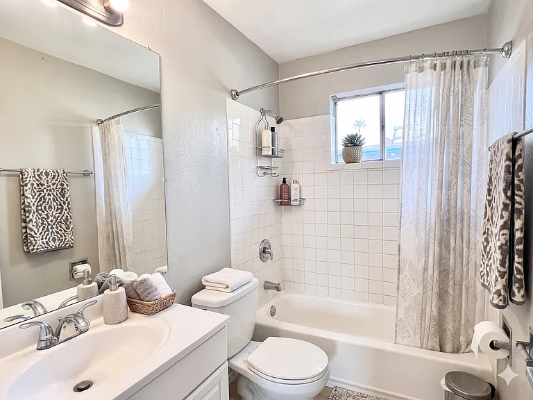 7013 N 76th Ave #1 — Photo 9