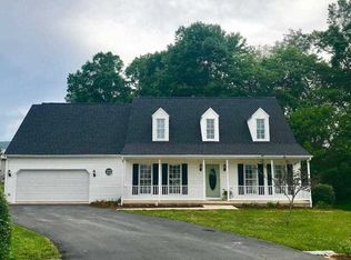 30 Tomahawk Ct, Stuarts Draft, VA 24477