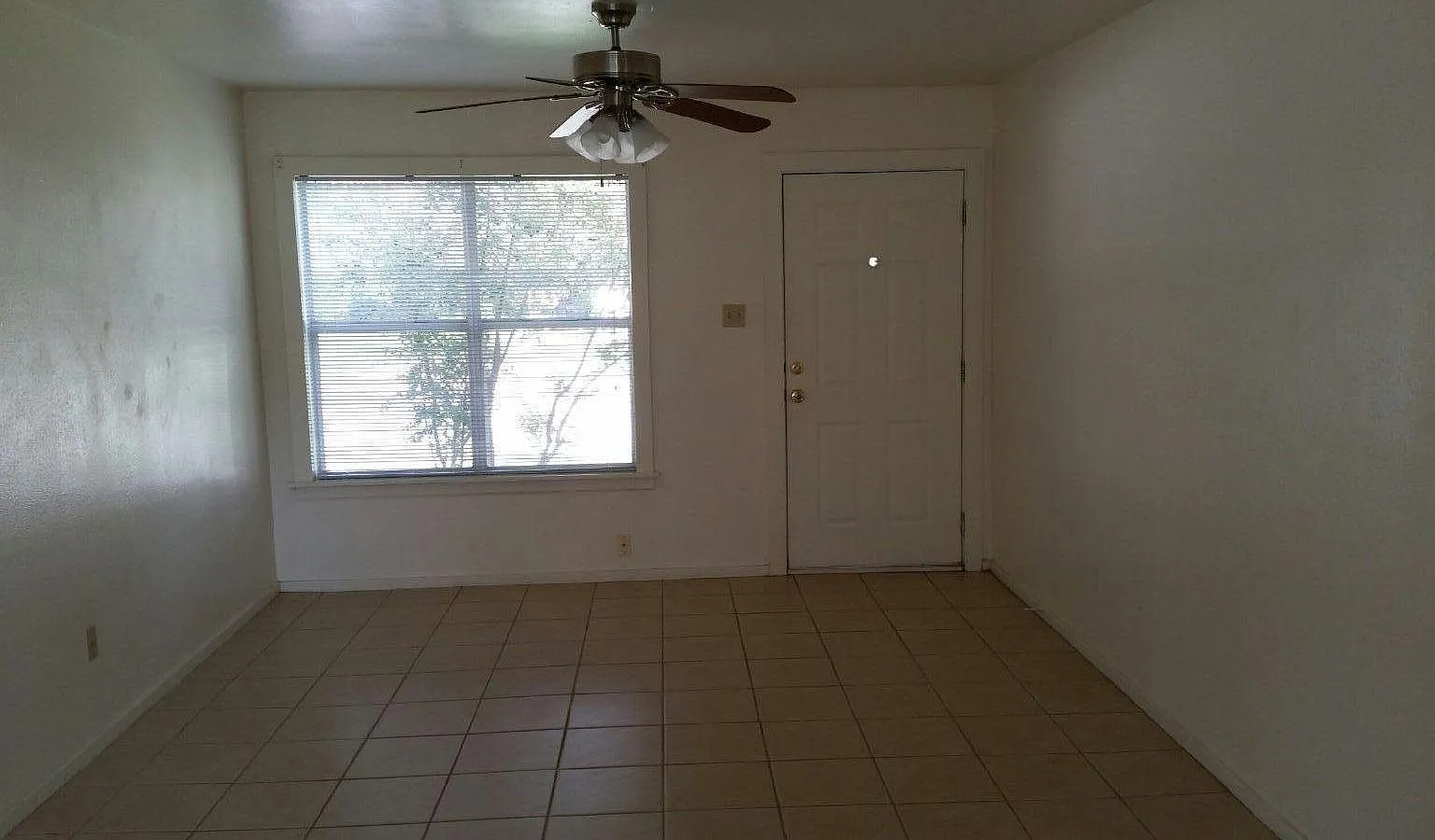 2 bed, 825 sqft, $995 — Photo 1