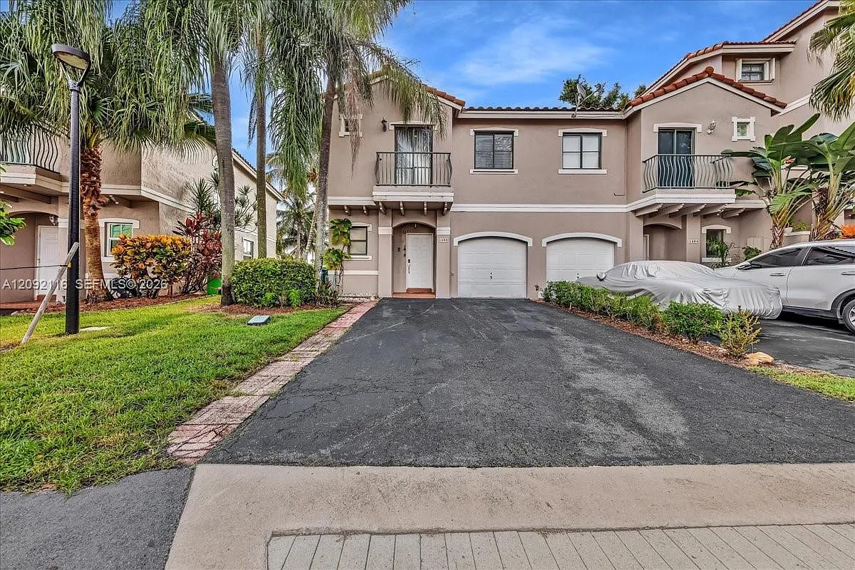 4 bed, 2.5 bath, 1541 sqft, $3,500 — Photo 2