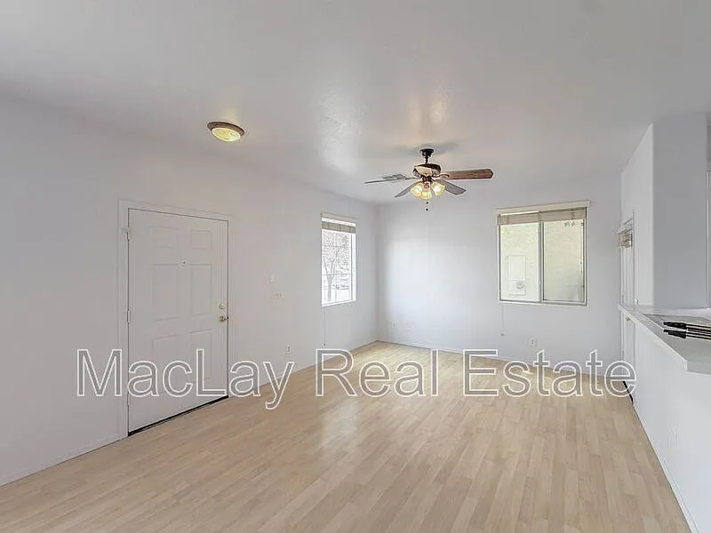 4 bed, 3.0 bath, 1802 sqft, $2,015 — Photo 4