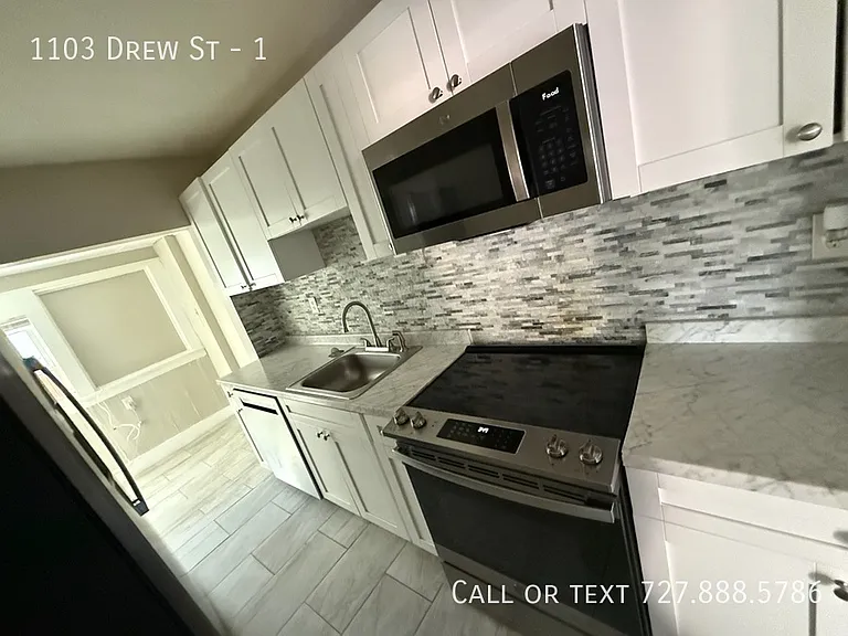 1103 Drew St #1 — Photo 7