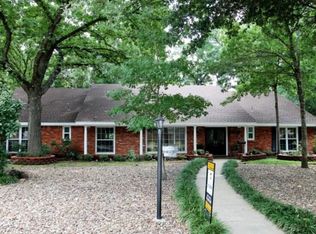 8601 Elmwood Dr, Benbrook, TX 76116