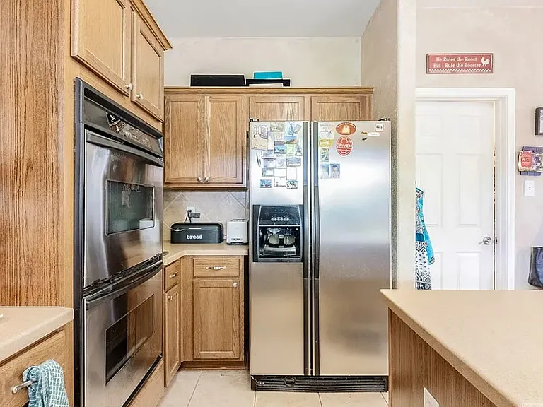 2426 Caroline Ct — Photo 11