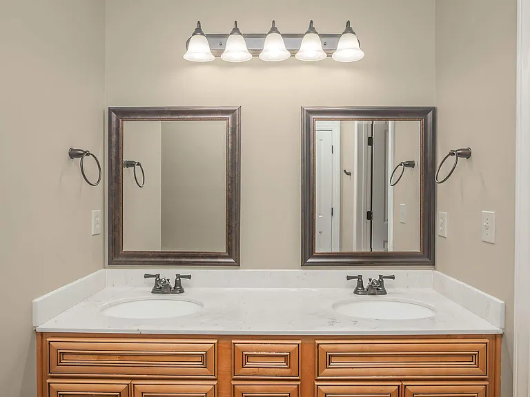 Stonewater Place Apartments — Photo 40