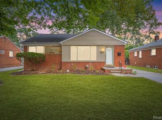 24200 Westhampton Ave, Oak Park, MI 48237